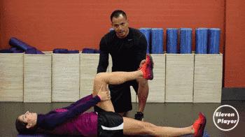 足球训练后拉伸放松,足球动态拉伸八个动作名称