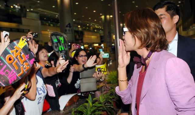 鹿晗抱关晓彤亲吻戏,迪丽热巴和鹿晗高甜片段