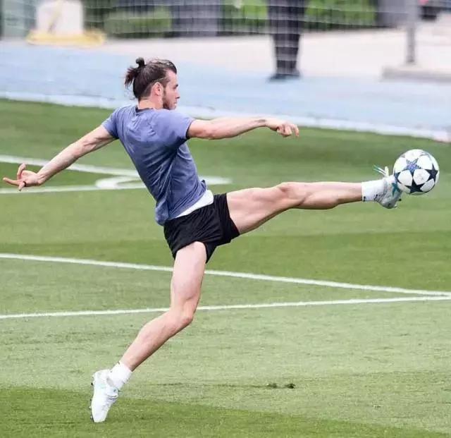 他们穿什么衣服翻译,他们穿着什么用英语怎么翻译