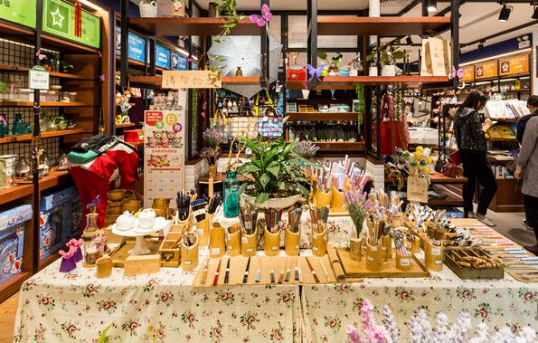 想开小饰品店从哪进货,经营饰品技巧