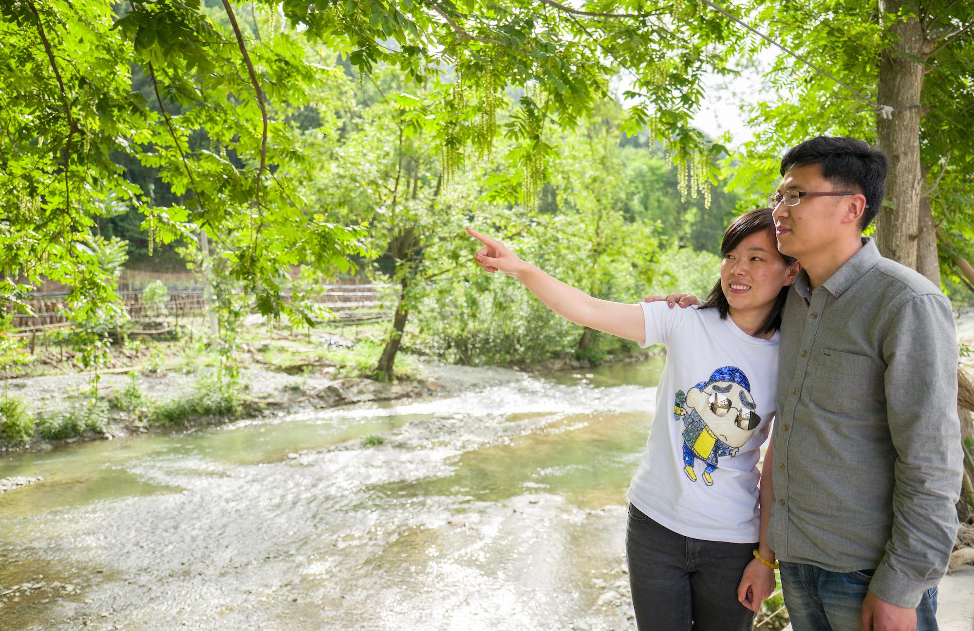 青川妹儿倾情诉说:“我爱我的小山村”