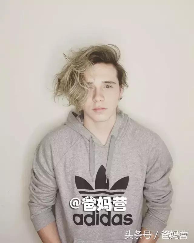 叮！贝克汉姆家2号男主已上线！什么叫「长兄如父」？！