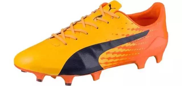 他们穿着什么英文翻译,他们穿着什么用英文怎么说