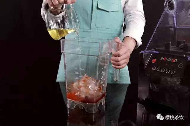 奶茶做法简单好喝红茶和牛奶,草莓牛奶麻薯奶茶