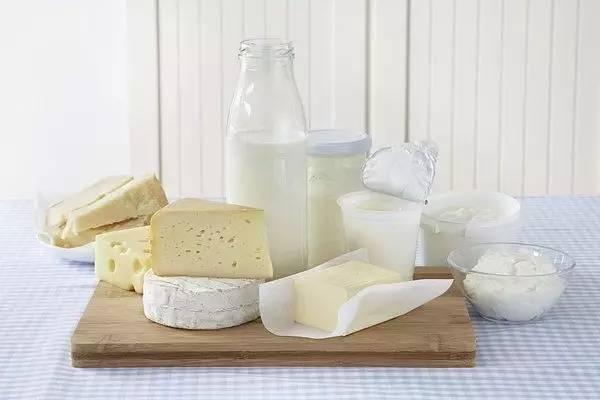 女人过了三十要用精华吗,女人过了三十必须要扔掉四样东西