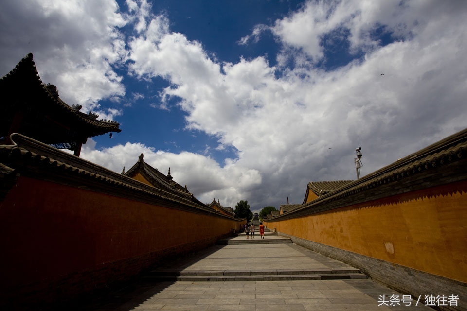 蒙古族祭祀敖包的历史,祭敖包是蒙古族传统的祭祀活动