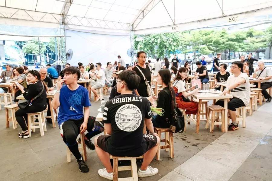 泰国吃榴莲自助餐视频,第一次吃泰国料理