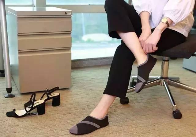 这款轻薄到极致的鞋为啥能火？