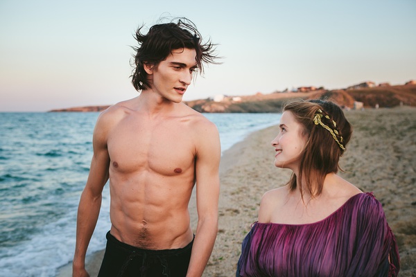 《他是龙》:纯情小处龙x撩龙老司机,看过都说好的俄罗斯电影