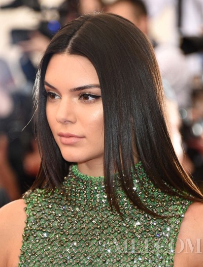 高人气好身段的她们也都爱豆沙色唇妆！