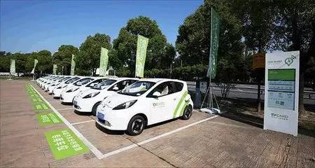 哇！钟楼悄悄上了一批共享汽车！5毛钱就可以开走