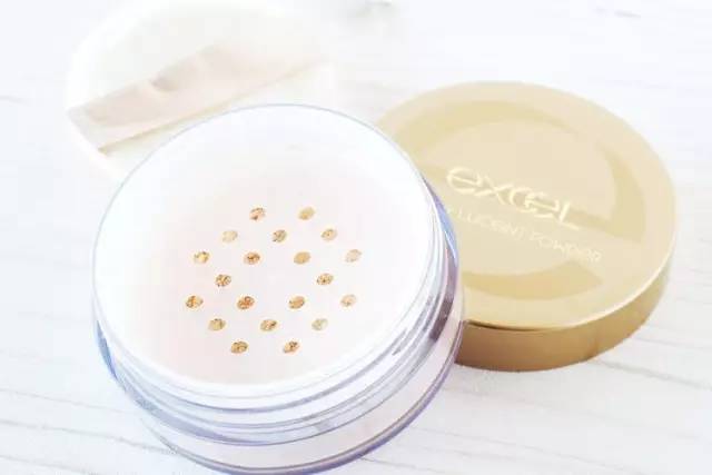 哪款蜜粉最服帖和自然,不卡粉的定妆蜜粉有哪些