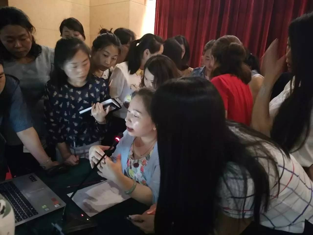 最新导游证ic卡,导游证什么时候停止缴费