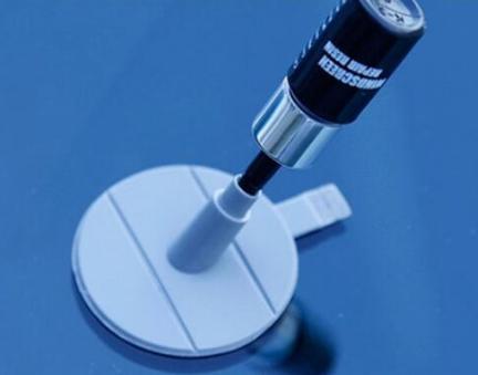 汽车挡风玻璃被小石子砸裂修复,汽车挡风玻璃被石子砸了一个小点