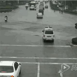 车祸动态图集锦（3）之死里逃生