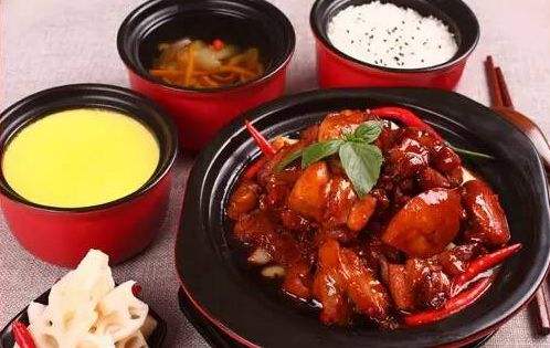 瓦罐中式快餐新模式,瓦罐中式快餐