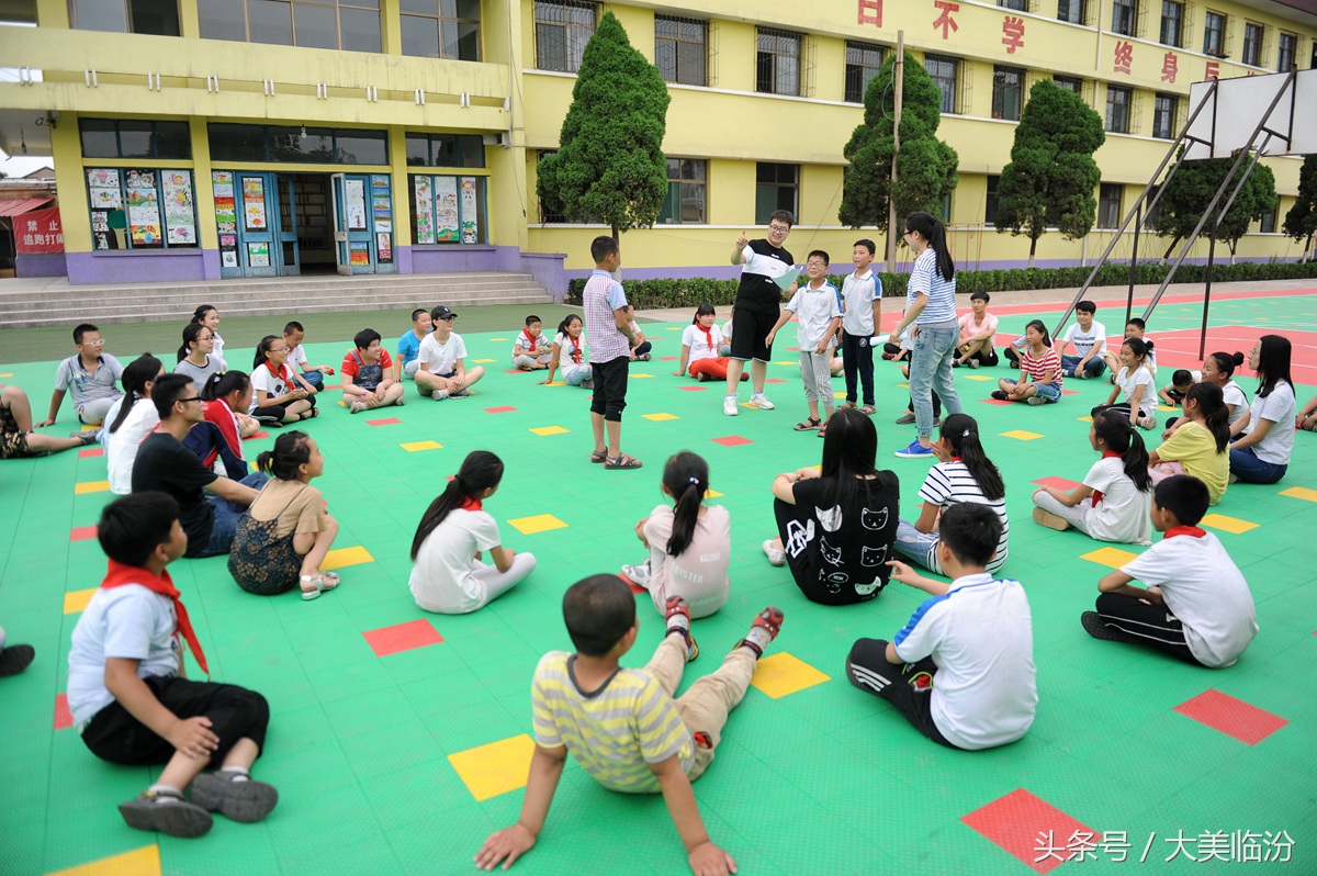 山西师大“大手拉小手小手牵大手”共创特色*党**建品牌