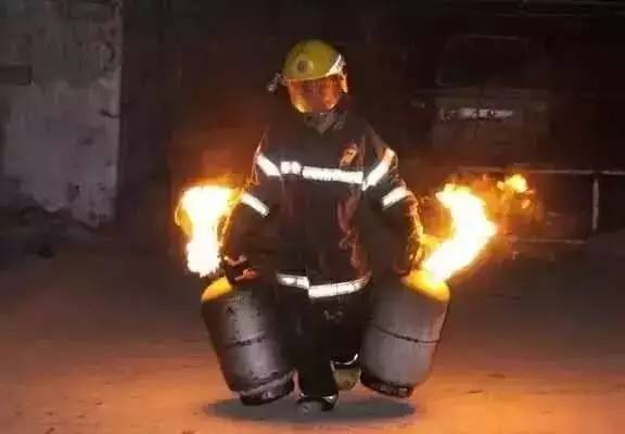 军装的一些特点,军服功能