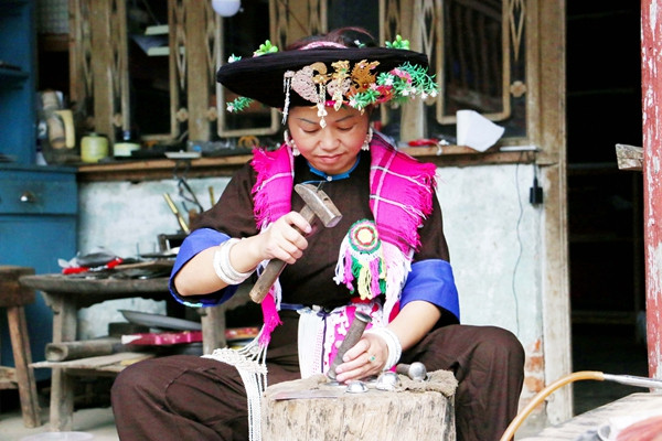 新疆手工银饰,广西少数民族手工银饰