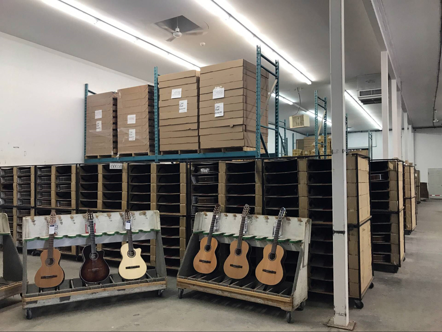 极速快报:弘力乐器2017加拿大Godin吉他工厂参观第一天