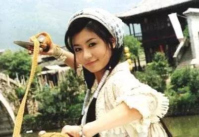 女生被人当街拖走路人反应,女生被人贩子拖走怎么证明