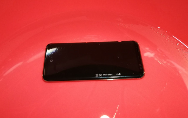 三星s8评测最新视频,三星s8升级安卓9.0