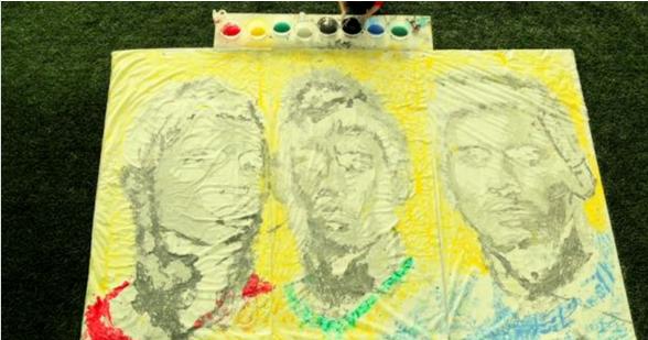 她用足球玩转“脚下生花”，最美画卷顿时呈现令人称奇！