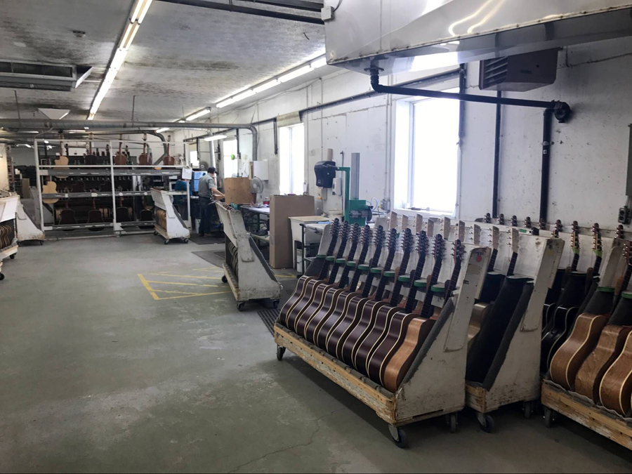 极速快报:弘力乐器2017加拿大Godin吉他工厂参观第一天