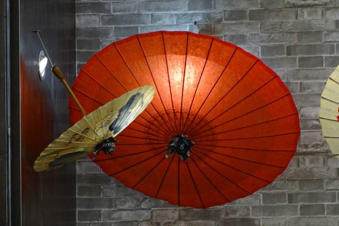 雨漫贵州之际一起来了解“雨具”的进化史吧