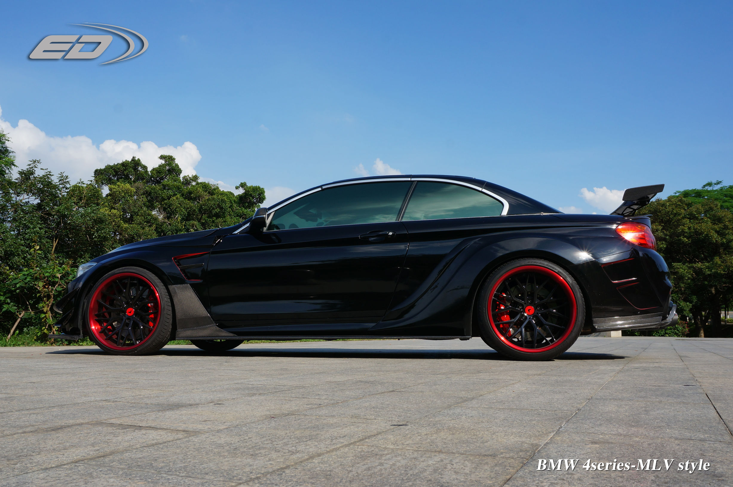 极速蓝宝马4系敞篷,21款宝马4系敞篷展示