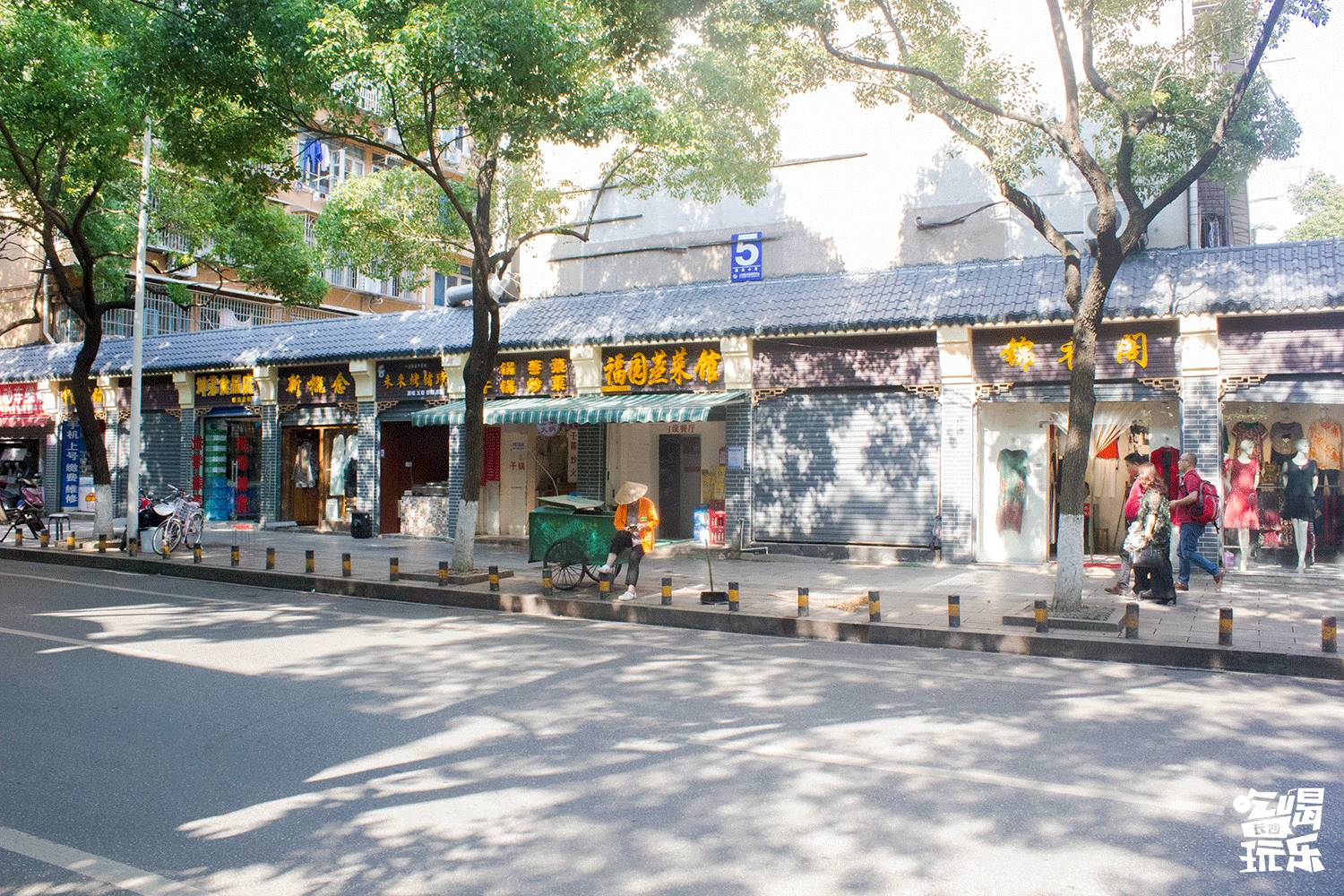 无数旅客的回忆，都停留在晓园路上这一碗碗地道小吃里