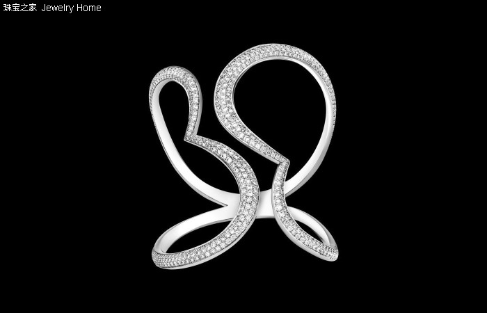 宽手镯适合什么手型戴,宽版手镯怎么戴不变形