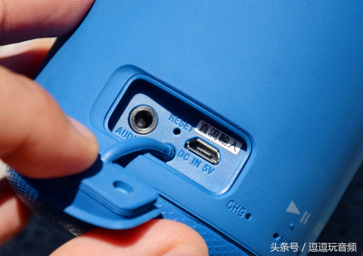 向超便携宣战索尼蓝牙音箱SRS-XB10对比JBLCLIP2