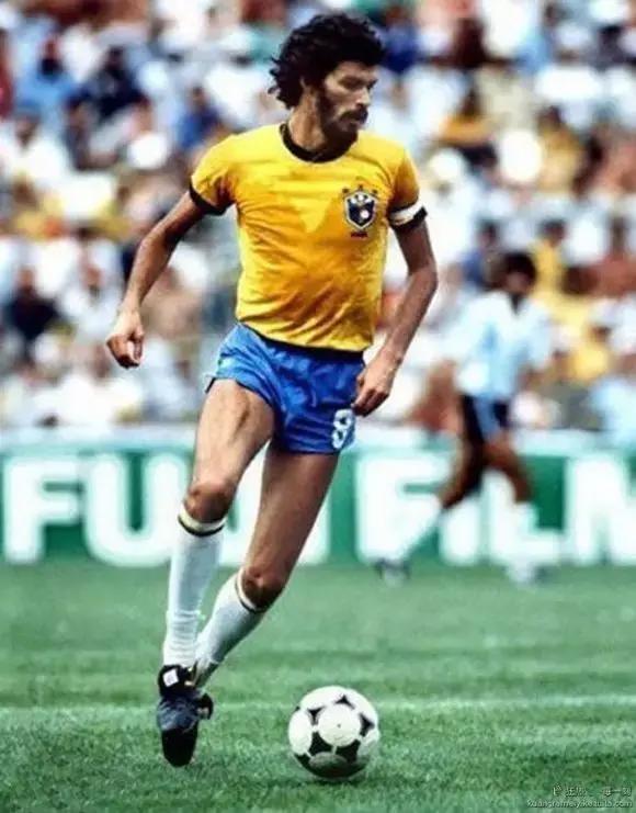 天下足球感动的句子,天下足球经典的一段话