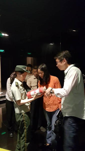 消防大队联合各部门消防安全夜查,杭州西湖消防巡查队