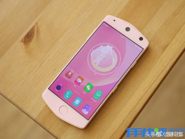 这款手机比小米6荣耀9更火，国外售价可买10部iPhone8！