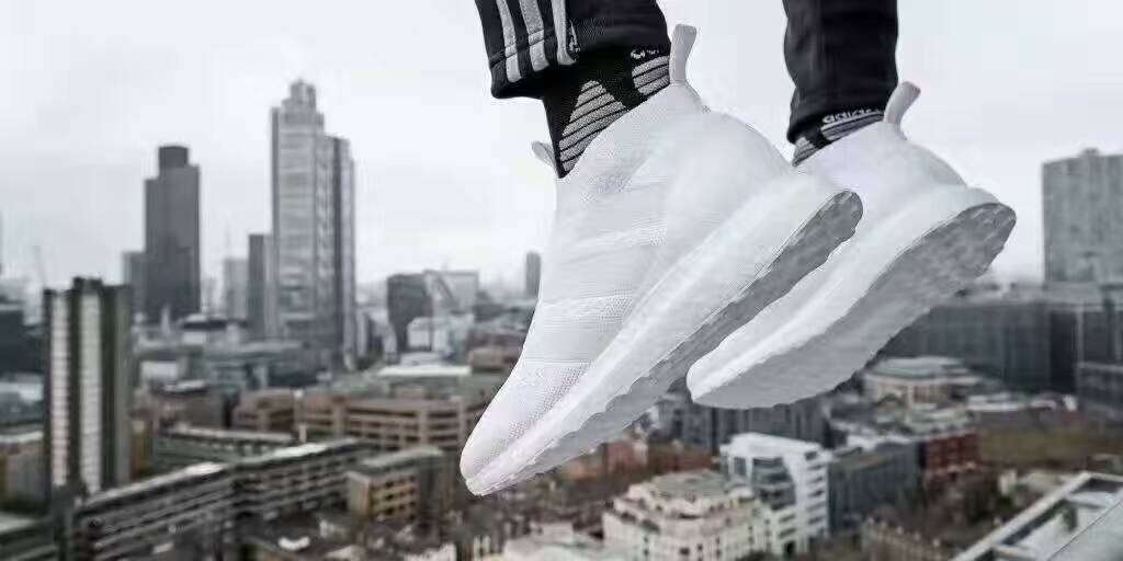 联名鞋adidasboost白红蓝,被疯抢的鞋