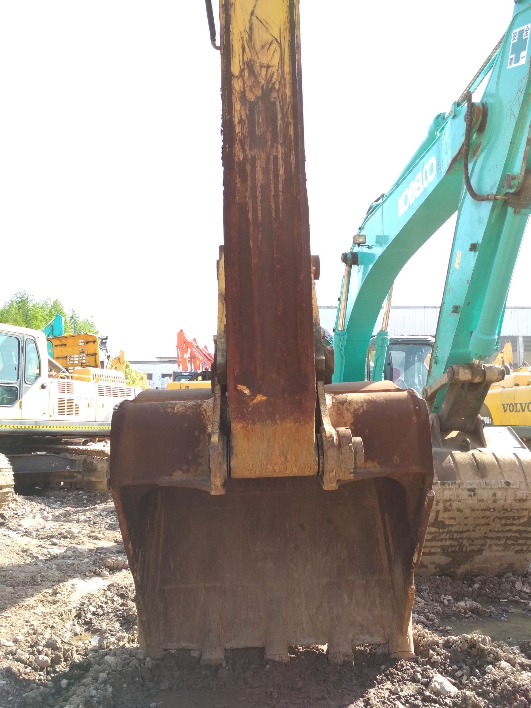 二手挖掘机分析,二手小松110挖掘机