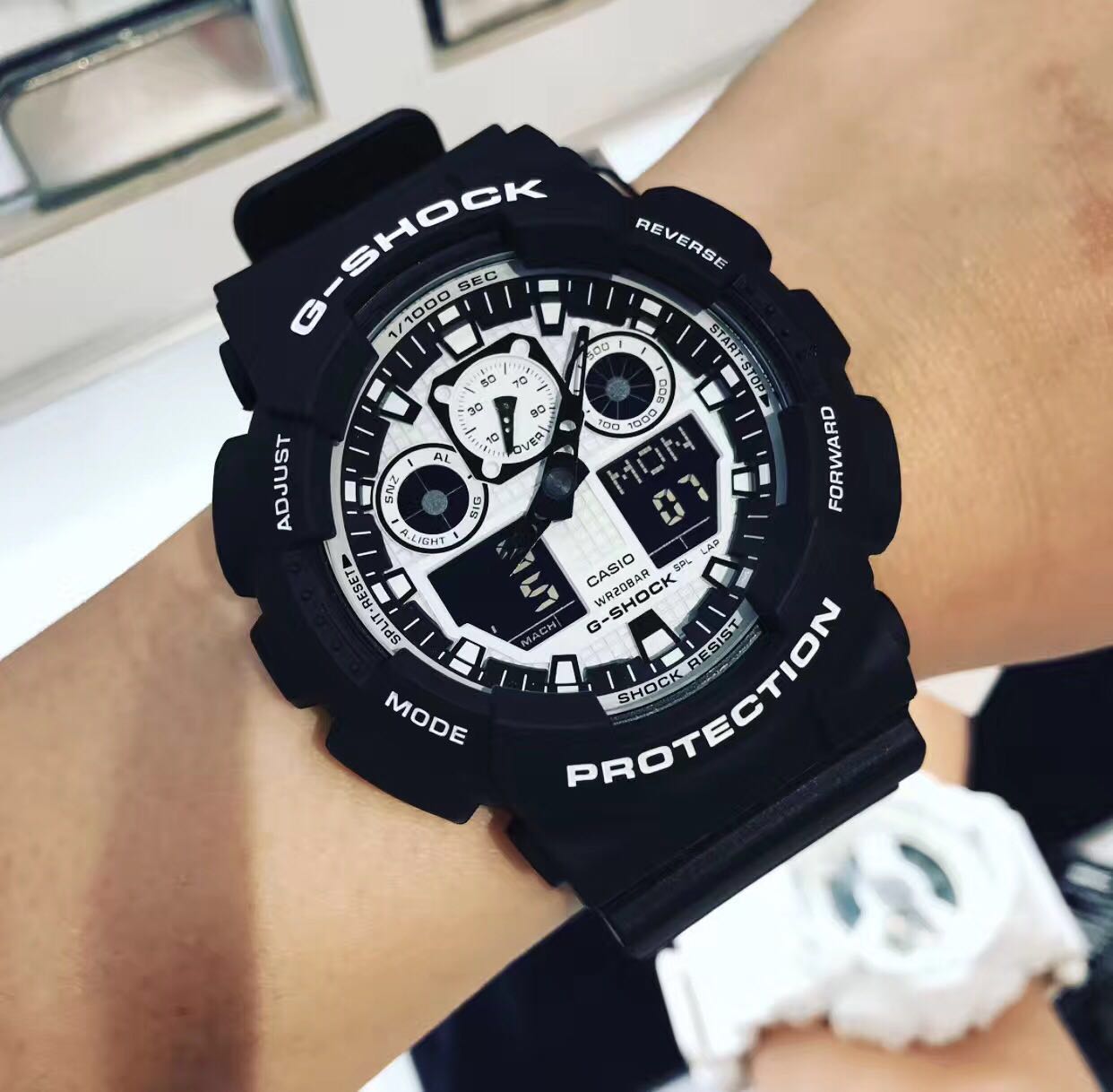 时尚手腕带,小众显瘦时尚轻奢时装