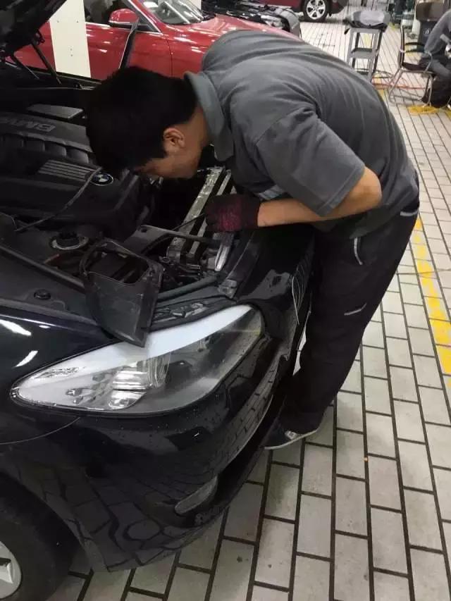 宝马5系玻璃壶漏水,宝马5系车门底下漏水