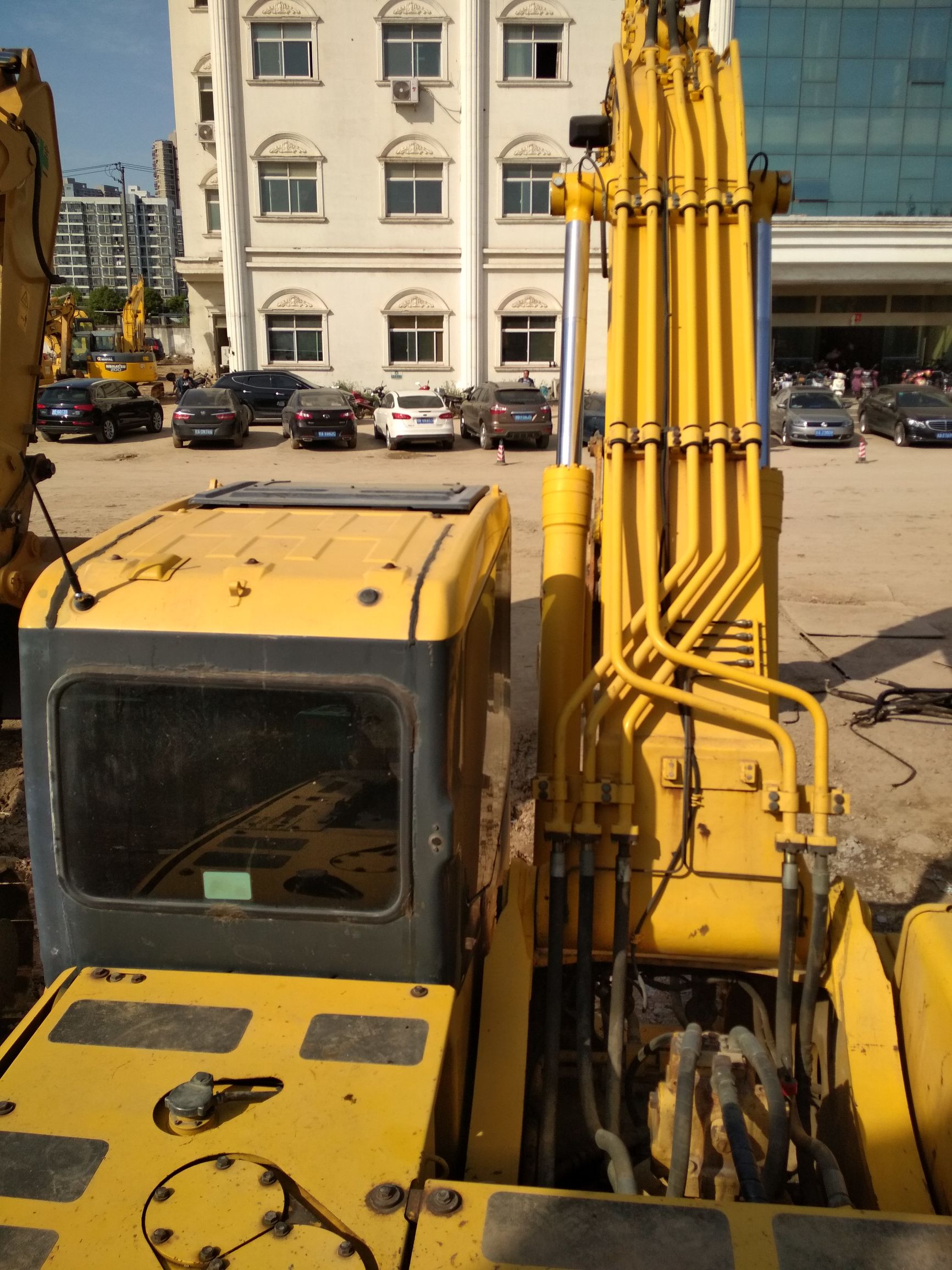 二手挖掘机分析,二手小松110挖掘机