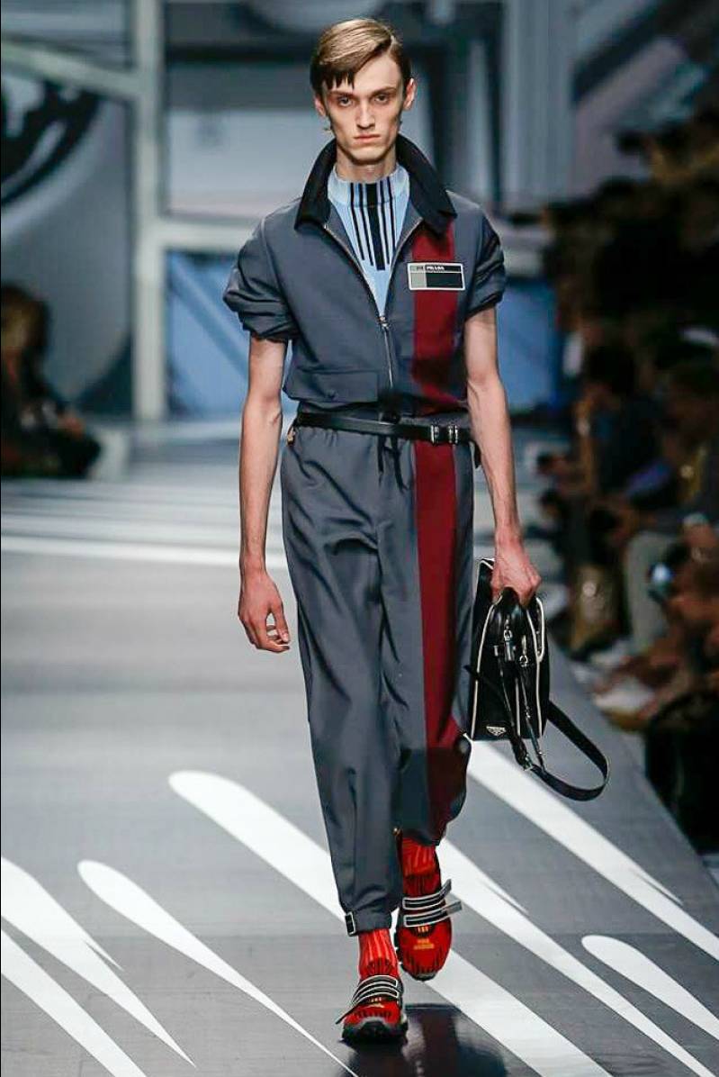 prada普拉达春夏时装周,prada普拉达2012秋冬男装走秀