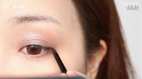 维生素e擦睫毛一段时间能变长吗,睫毛变长的小妙招全部