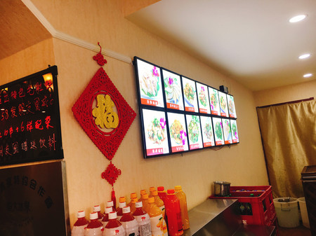 冰煮羊涮羊肉,涮羊肉在锅中翻腾的样子