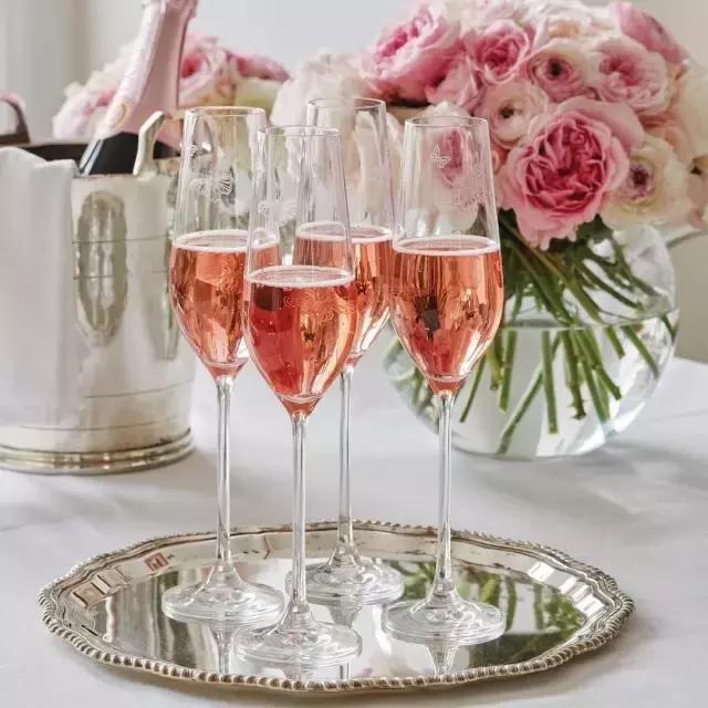 米兰达可儿优雅迷人又亮眼又吸睛,米兰达可儿冻龄护肤秘诀