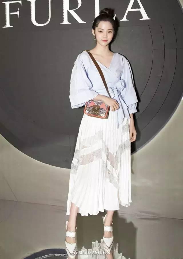 十大入门级轻奢女包千元下,20岁女生适合背什么品牌的包