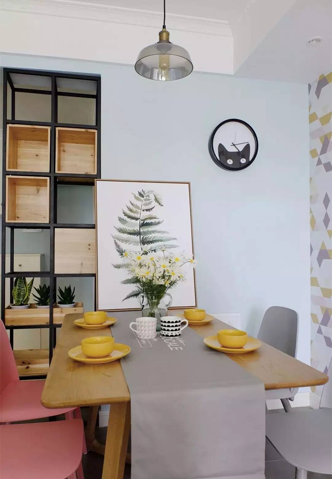 餐桌上盖一条布实用吗,为什么餐桌上要铺一块布