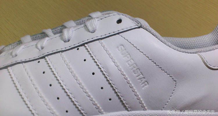 adidas哪个系列适合宽脚休闲鞋,绿尾小白鞋adidas有没有过时