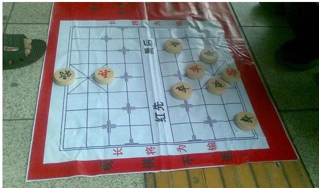 哪个影视剧中的穿帮镜头最离谱,影视中的穿帮镜头却成了经典场面