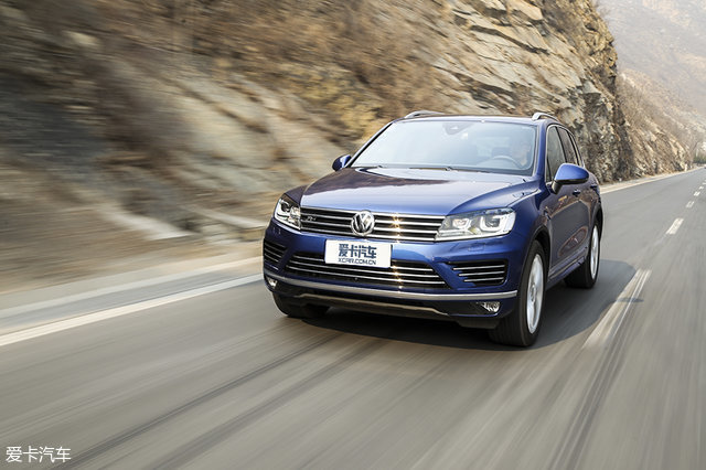 大众途锐对比沃尔沃xc90,大众途锐越野测试xc90
